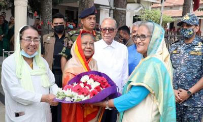 রাষ্ট্রপতির বাড়িতে প্রধানমন্ত্রী