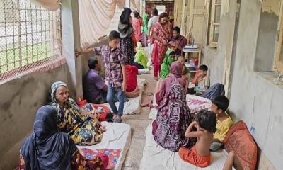 শিশু ওয়ার্ডে ধারণক্ষমতার ৭ গুণ রোগী, সংকটে পিরোজপুর জেলা হাসপাতাল
