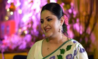 শরীরের গঠন নিয়ে প্রশ্ন করায় সাংবাদিককে ‘স্টুপিড’ বললেন পরীমণি