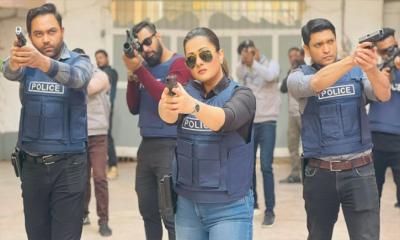 হোটেল রিল্যাক্সে পূর্ণিমা