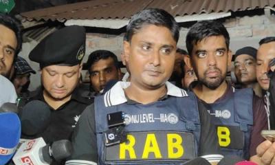 বাড্ডায় ৬৫ বোমা উদ্ধার, আটক ৩