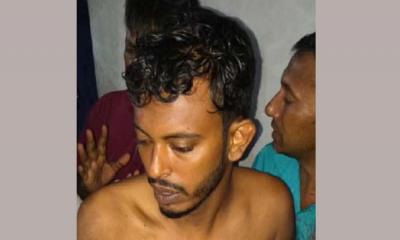 রাজশাহীর মোহনপুরে মাকে কুপিয়ে হত্যার অভিযোগ, ছেলে আটক