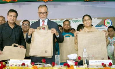 নিষিদ্ধ পলিথিন পাওয়া গেলে ছাড় নয় : রিজওয়ানা