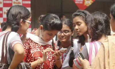 ঘরে বসেই যেভাবে জানবেন এইচএসসির ফল