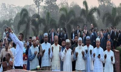 জাতীয় স্মৃতিসৌধে শ্রদ্ধা জানালেন বিরোধীদলীয় নেতা