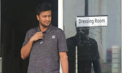 ডিপিএল খেলতে মাঠে সাকিব