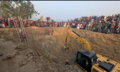 গর্তের ভেতর থেকে মা মা ডাকছিলো শিশু সাজিদ