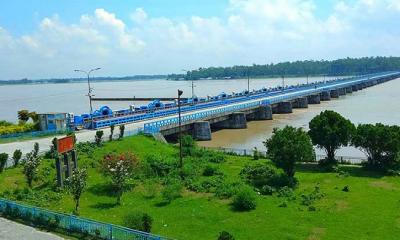 বেড়েছে তিস্তার পানি, খুলে দেওয়া হয়েছে ৪৪ গেট