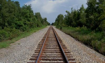 গাজীপুরে রেললাইনে কাটা পড়ে নিহত ২ 