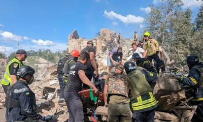 জেলনস্কির শহরে রুশ ক্ষেপণাস্ত্র হামলা, শিশুসহ নিহত ৯