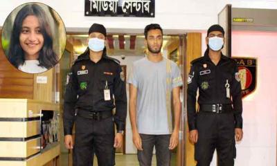 স্কুল পড়ুয়া দুই বান্ধবীর এক প্রেমিক, অতঃপর...