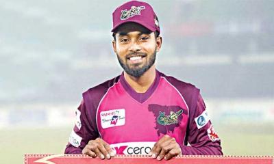 বিশেষ নজর কেড়েছেন তৌহিদ হৃদয়