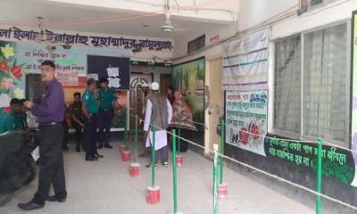 সকাল থেকে ভোটারদের উপস্থিতি কম