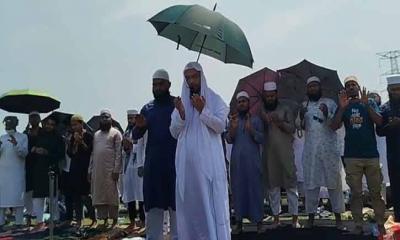 শায়খ আহমাদুল্লাহর নেতৃত্বে বৃষ্টির জন্য নামাজ আদায়