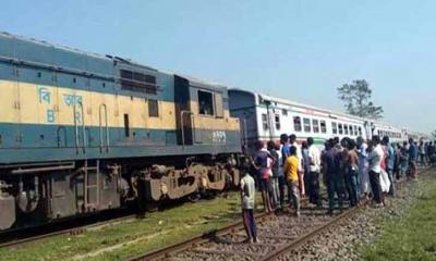 ফের একই লাইনে দুই ট্রেন, অল্পের জন্য বাঁচল শতাধিক যাত্রী