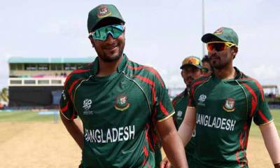 গোপনে দেশে ফিরলেন সাকিব