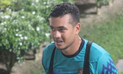 দুই ক্রিকেটারের দোষ দেখছেন তাসকিন