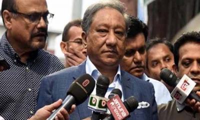 দুই সিনিয়রের উপর মনে কষ্ট পাপনের