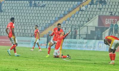 রহমতগঞ্জকে উড়িয়ে জয়ে ফিরল কিংস 