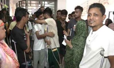 বছরের প্রথম দিনে স্বাস্থ্য কার্ড পাচ্ছেন অভ্যুত্থানে আহতরা