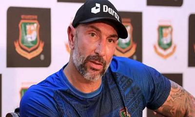 চ্যাম্পিয়নস ট্রফির আগেই  দায়িত্ব ছাড়লেন পোথাস