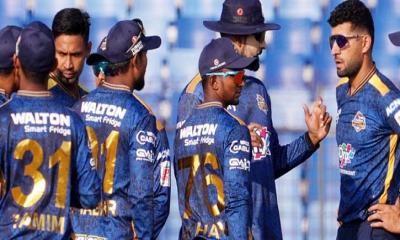 রুদ্ধশ্বাস ম্যাচে সিলেটকে হারিয়ে টিকে রইলো শাকিবের ঢাকা