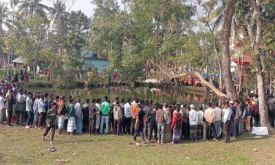 বরিশালে পুকুরে থেকে লাশের টুকরো উদ্ধার 