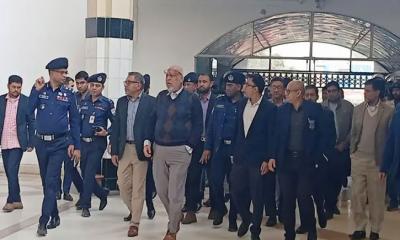 কমলাপুর স্টেশনে রেলপথ উপদেষ্টা ও সচিব