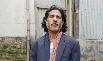 মাদারগঞ্জে নিখোঁজের ১৭ বছর পর বাড়ি ফিরলেন জুয়েল মিয়া