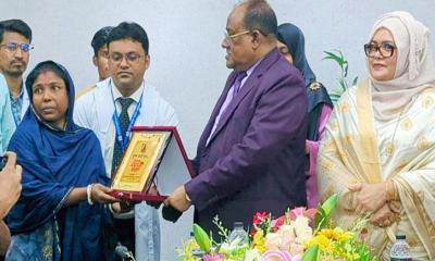 লক্ষ্মীপুরে পরিচ্ছন্নতা কর্মীকে রাজকীয় বিদায়