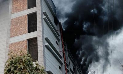 চট্টগ্রামে পোশাক কারখানায় আগুন