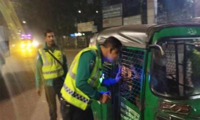 রাজধানীতে ২৪ ঘণ্টায় পুলিশের ৫০০ দলের টহল, গ্রেপ্তার ২৪৮