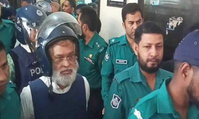 মেজাজ হারিয়ে কাঠগড়ায় ২ পৃষ্ঠার কাগজ পড়ে ফেললেন হাজী সেলিম