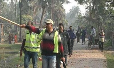 ঝিনাইদহে গ্রামবাসী দুই গ্রুপের সংঘর্ষে আহত ৫০