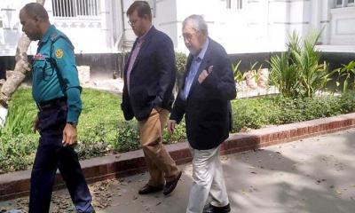 ট্রাইব্যুনাল পরিদর্শনে সাবেক ২ মার্কিন রাষ্ট্রদূত