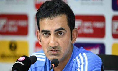 বাড়তি সুবিধা নিয়ে প্রশ্ন করায় ক্ষেপলেন গম্ভীর