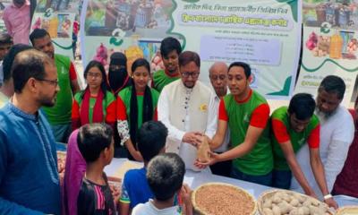 প্লাস্টিক জমা দিলেই মিলছে তেল-ছোলা-ডিম