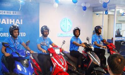 স্পার্কি ও ই-থান্ডার মডেলের স্কুটার আনল হুয়াইহাই গ্লোবাল