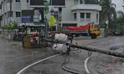 কুমিল্লায় ঝড়ো বাতাসে বরুড়া উপজেলায় বিদ্যুৎ বিচ্ছিন্ন