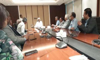 অর্থ উপদেষ্টার সঙ্গে বৈঠকে শীর্ষ ব্যবসায়ী নেতারা