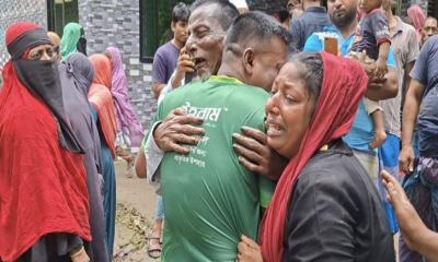নিহত ৭ জনের দাফন সম্পন্ন, কাঁদছে পুরো গ্রাম