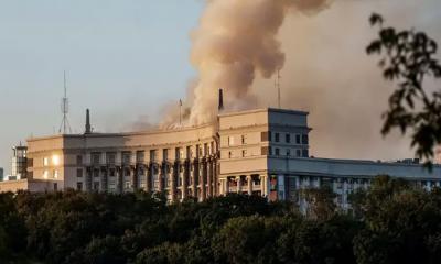 ইউক্রেনের মন্ত্রিসভার ভবনে রাশিয়ার হামলা