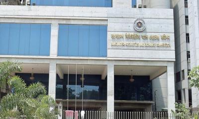 Ogli hammomda mast onasini sikadi Ftv issiq shaffof külotlar