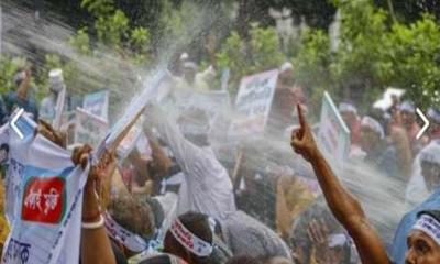 বেসরকারি শিক্ষকরা যমুনা অভিমুখে, পিটিয়ে সরিয়ে দিল পুলিশ