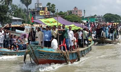 পিরোজপুরে নদীপথে ধানের শীষের নৌ র‍্যালি, স্লোগানে মুখর জনপদ