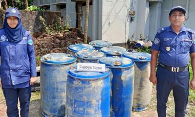 খালে পড়ে ছিল ড্রামভর্তি ডিজেল, জব্দ করল পুলিশ