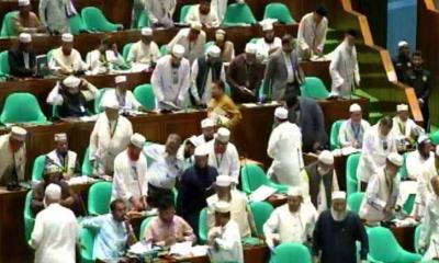 সংসদ থেকে বিরোধীদলের ওয়াক আউট