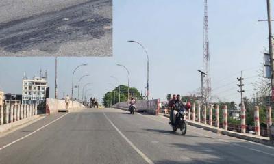 চুয়াডাঙ্গায় ৪০ ডিগ্রি ছুঁইছুঁই তাপমাত্রা, রাস্তায় গলছে পিচ