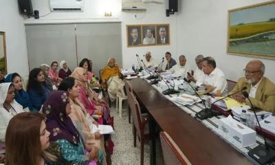 গভীর রাতে গুলশানে দাপ্তরিক কাজে তারেক রহমান