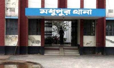 টাঙ্গাইলে ছাগল বাঁচাতে গিয়ে বাবা-ছেলেসহ ৪ জনের মৃত্যু